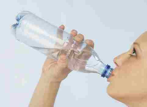 Boire trois litres d’eau par jour: les effets incroyables.